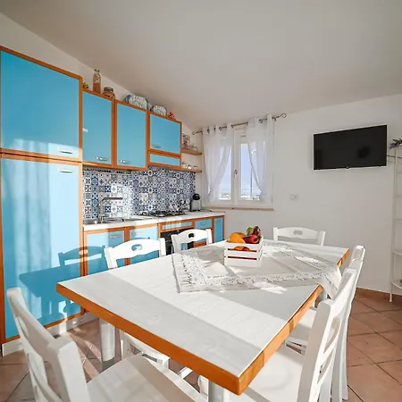 Sky Blue Con Idromassaggio Vista Mare Apartment *